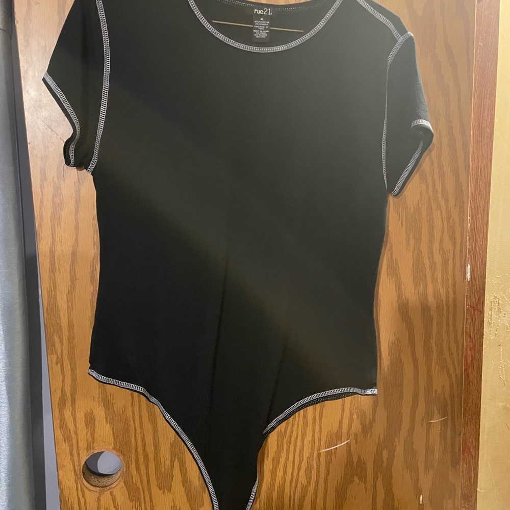 Rue21 Black Fitted Short Sleeve Bodysuit
